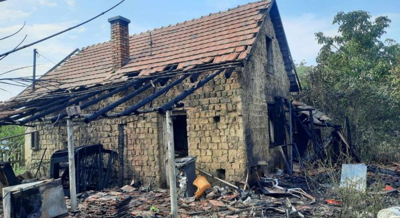 Lakóházra is átterjedt a tiszaföldvári udvarban keletkezett tűz