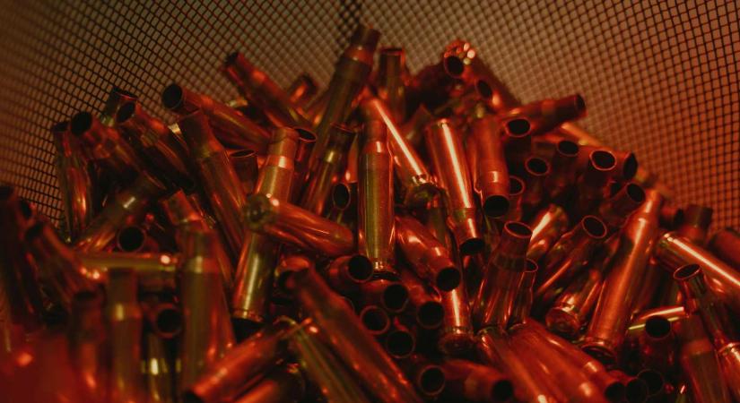 Háborús lőszerek töltényhüvelyeit találták meg a vámellenőrök egy bolgárnál