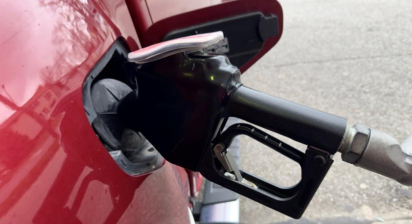 Újabb árcsökkenés jön a hazai benzinkutakon