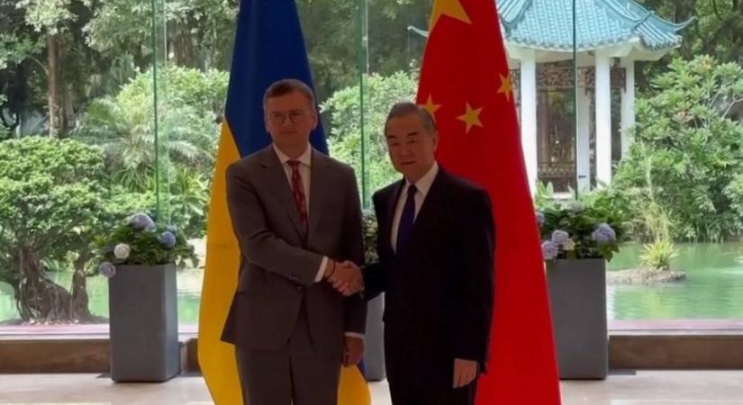 Több mint háromórás tárgyalást folytatott Kuleba a kínai külügyminiszterrel