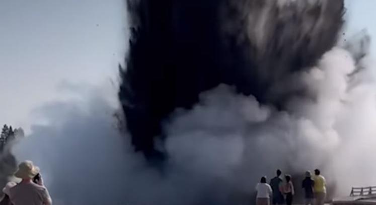 Hidrotermikus robbanás a Yellowstone-ban