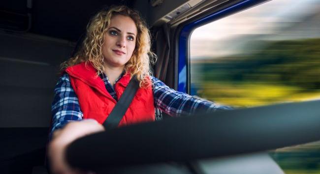 Ukrajnában elkezdik a női járművezetők ingyenes képezését városi autóbuszokra a munkaerőhiány leküzdése érdekében