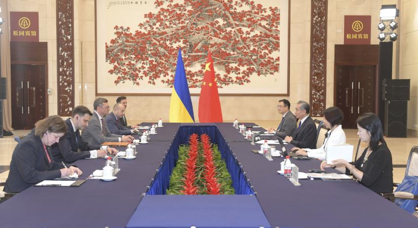 Ukrajna közölte Kínával, hogy nyitott a tárgyalásokra, ha Moszkva kész tisztességesen tárgyalni