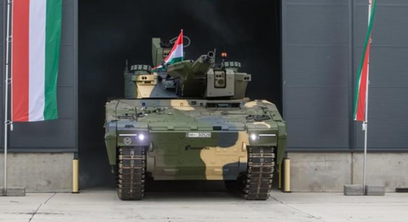 Szalay-Bobrovniczky Kristóf: legördült a zalaegerszegi gyártósorról a honvédség első magyar gyártású Lynx KF-41 gyalogsági harcjárműve