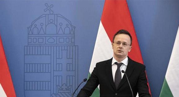 Szijjártó Péter nagyon elégedett Orbán Viktorral