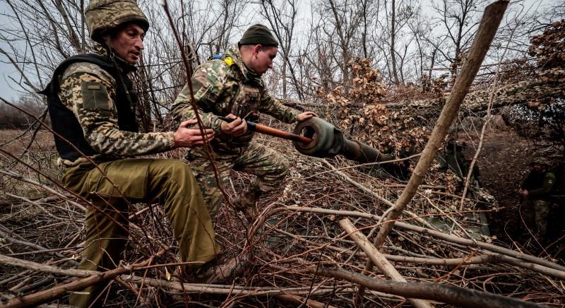 Hárman meghaltak ukrán katonák közötti lövöldözésben