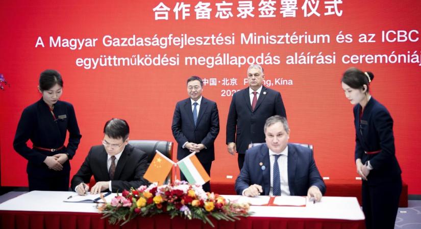 Egymilliárd eurós hitelt vett fel Kínából a magyar kormány