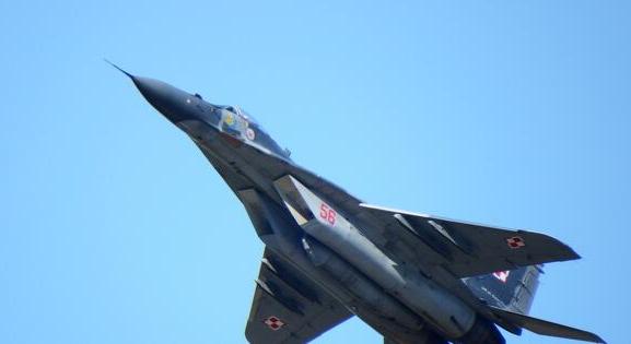 A britek új kormánya harci repülőgépeket küld a NATO keleti határaihoz