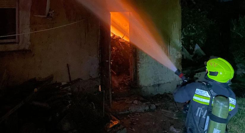 Tíz ember hagyta el a házat a kaposvári tűzeset után