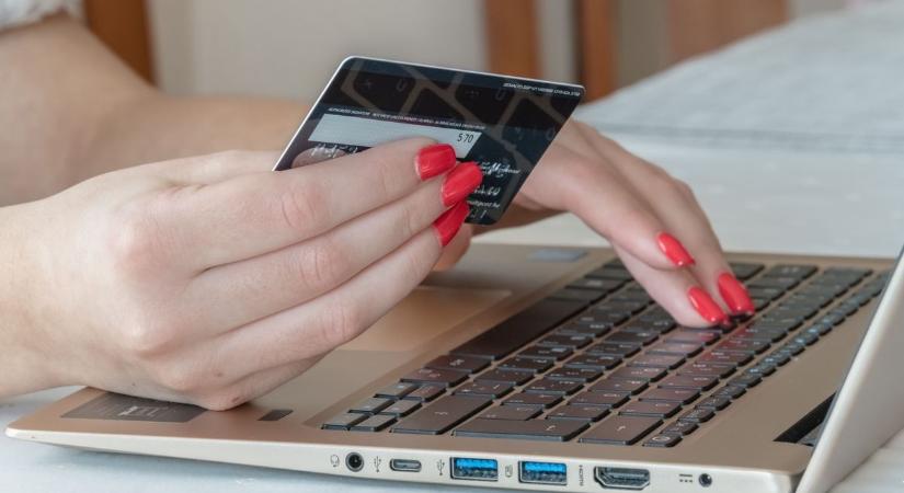 Kilencmilliárd forintot tett ki az első negyedévben az online csalások összege