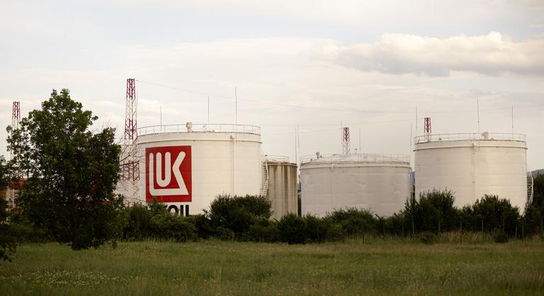 Elemző: A függőségi helyzet az orosz olajtól megszűnhet