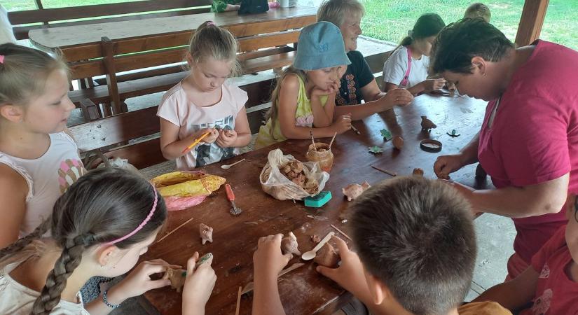 Ukrán tábor a Kárpátaljai Magyar Nagycsaládosok Egyesülete szervezésében - Nyelvtanulás játékosan