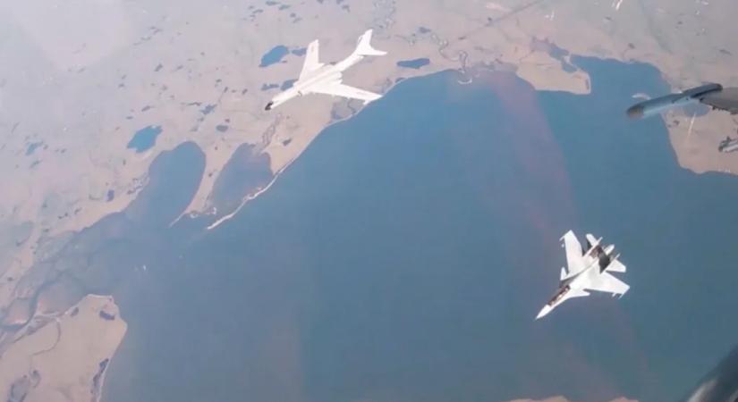 Példamutató békepártiság: kínai és orosz vadászbombázók járőröztek Alaszka közelében