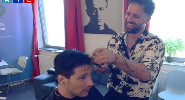 Frohner Fecó az RTL kamerái előtt vágta le Ember Márk haját, aki Peller Anna szerint Richard Gere mása lett