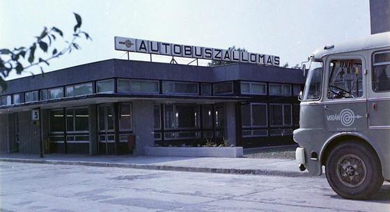 A MÁV szülte, a végzete is a MÁV lesz: 55 évig élt a csigás logós buszos vállalat - képeken a Volán-sztori