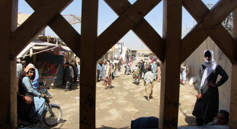 Pakisztán újranyitja a határátkelőt Afganisztán felé
