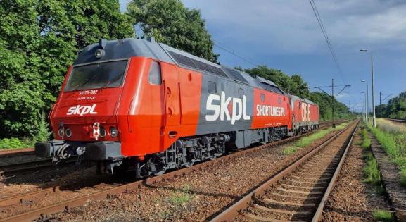 Impozáns német dízelmozdonyok érkeznek a magyar vasutakhoz