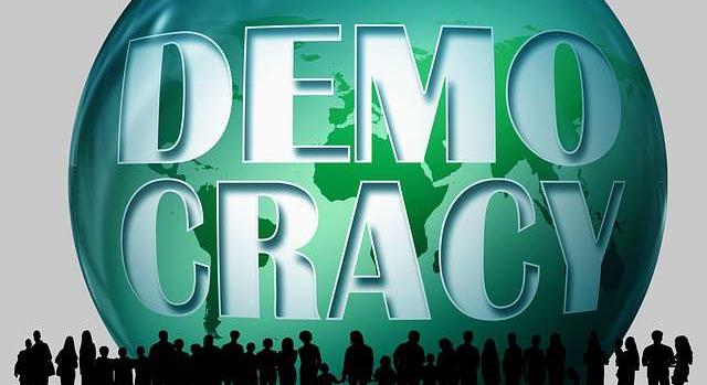 A demokrácia diadala vagy ellenzéki erőfelmérés? A Momentum javaslata és petíciója