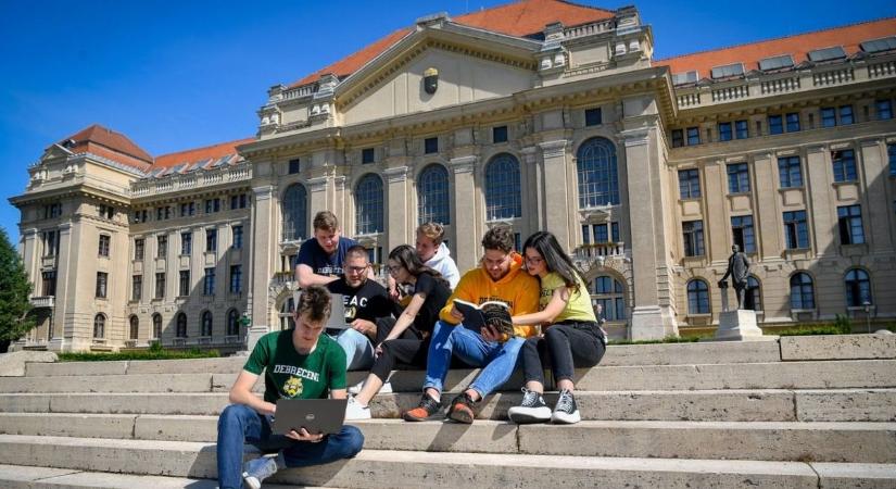 Debreceni Egyetem: tizenegyezernél is több diák kezdheti meg ősszel a tanulmányait
