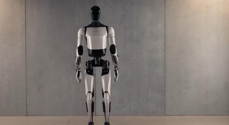 Elon Musk szerint 2026-ban kezdetét veheti a humanoidok forgalmazása