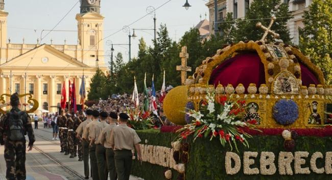 Debreceni virágkarnevál - Kétezer felvonuló lesz a menetben