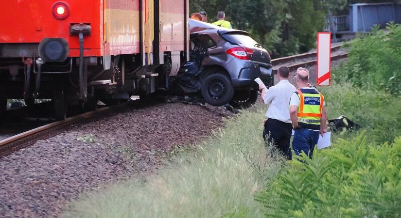 Két ember meghalt egy vasúti átjáróban történt balesetben Szentesnél