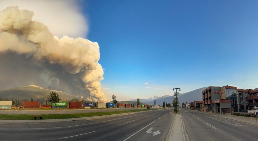 Leégett egy történelmi város fele Kanadában az erdőtűz miatt