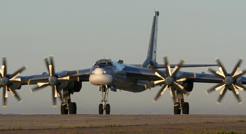 Amerika aggódik: az orosz és a kínai légierő gépei járőröztek Alaszka partjainál