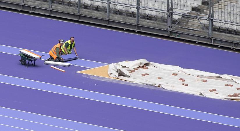 Nem hiszi el, miből van a párizsi olimpia lila futópályája!
