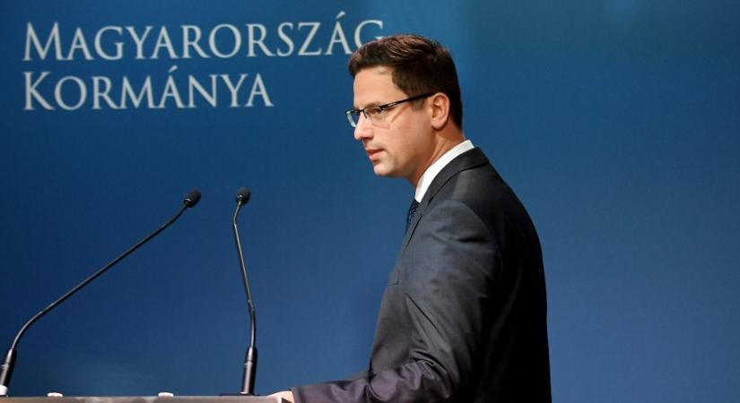 Gulyás Gergely: Magyarországot fenyegetik, üzemanyaghiány jöhet