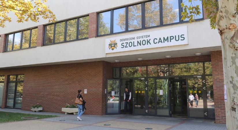 Több mint 300-an felvételiztek sikerrel a Szolnok Campusra