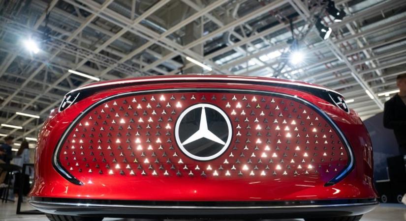 Mercedes: köhög a motor, olvad a profit