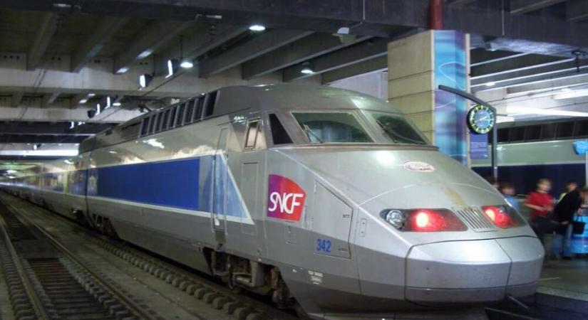 Néhány órával az olimpiai megnyitó előtt megtámadták a francia golyóvonatot a TGV-t