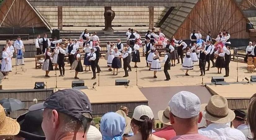 Folklórfesztivál közönsége tapsolt a tótkomlósiaknak Szlovákiában