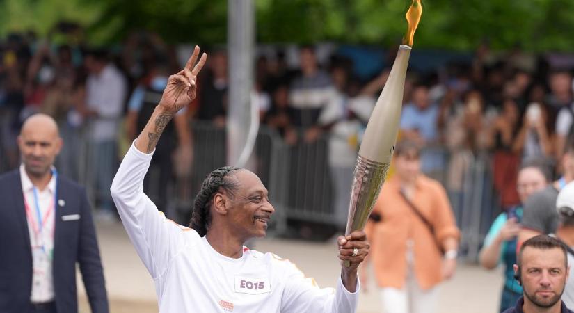Így vette át Snoop Dogg az olimpiai lángot – videó