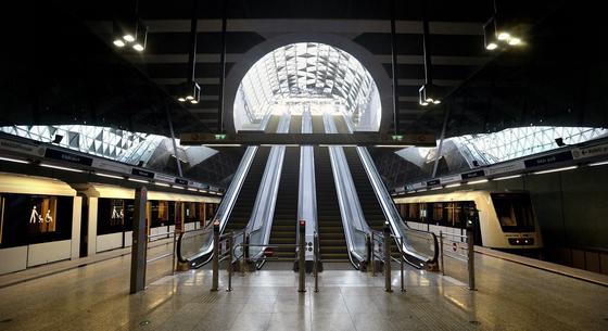 Kisebb tűz van a Bikás parknál, emiatt itt egyelőre nem áll meg a 4-es metró