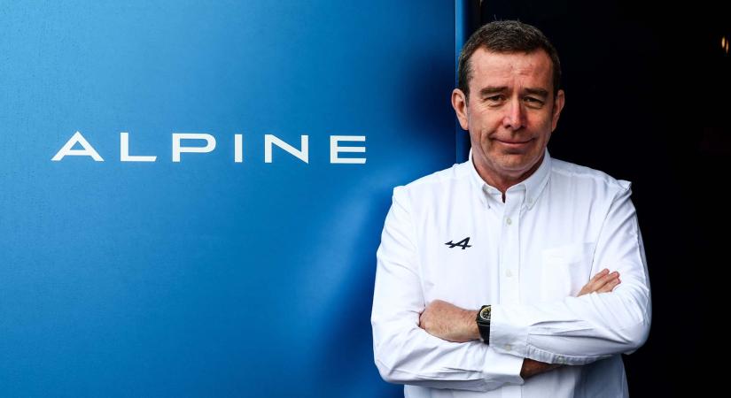 Hivatalos: Augusztus végén távozik az Alpine F1-es csapatfőnöke