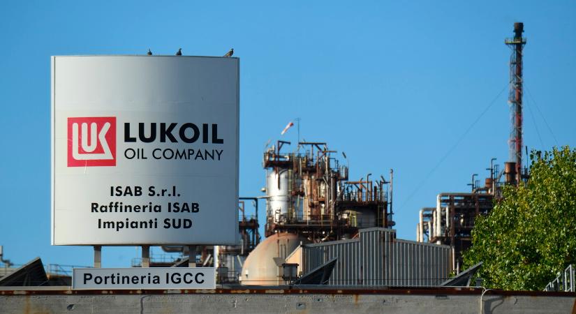 Ukrán elnöki tanácsadó: nem zsarolás az orosz Lukoil cégre vonatkozó kőolajszállítási korlátozás