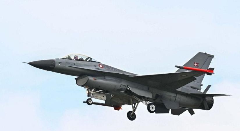 Mikor kap Ukrajna F–16-os vadászgépeket?