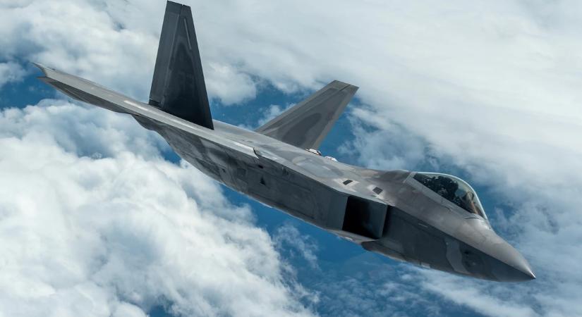 Az F-22 Raptor máig a legjobb vadászrepülő – de akkor miért állították le a gyártását?