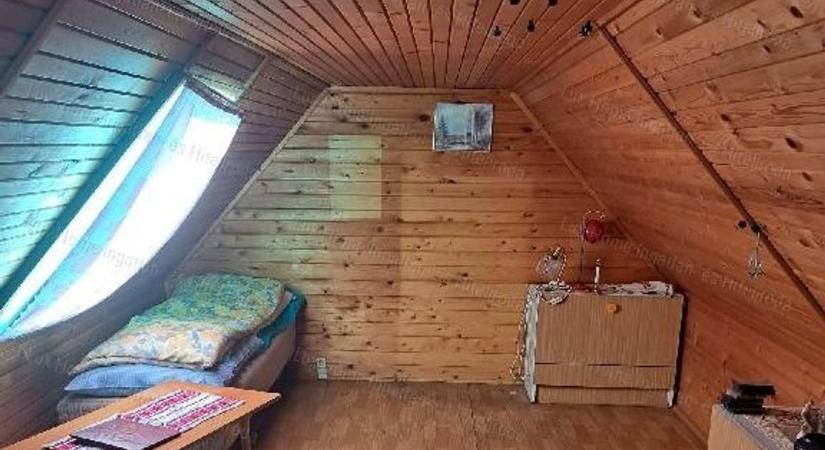 A hét ingatlana: Alkotni akarsz? Ebben a tatai házban garantáltan jön majd az ihlet! fotók