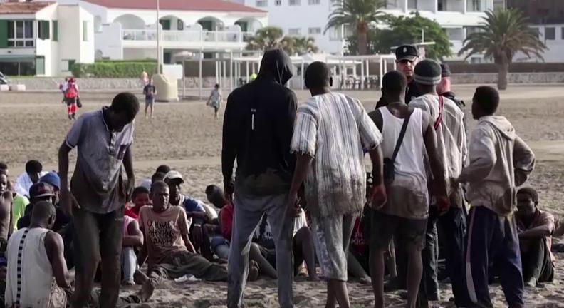 Tömegverekedés alakult ki az illegális migránsok egy spanyolországi befogadóközpontban  videó