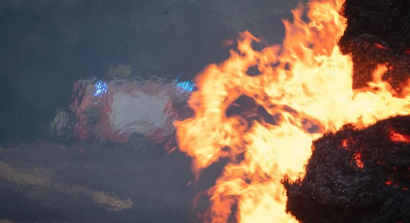 Bálatűz Hortobágynál, három város tűzoltóit is a riasztották a helyszínre