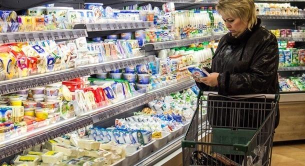 Felmérés: az ukránok egyharmadának csak élelmiszerre jut pénze