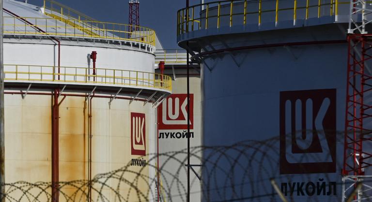 Ukrajna szigorúbb szankciókat szeretne, ezért nem engedi át az olajat Magyarországra