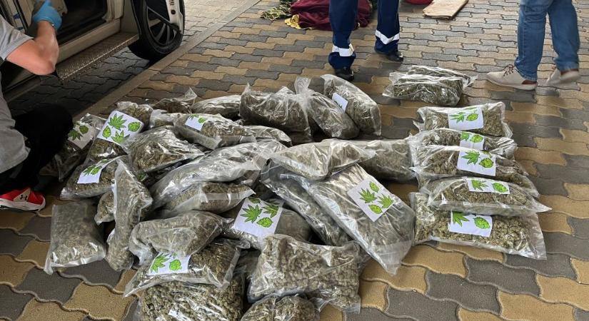 Letenyénél buktak le: közel 90 kg lefoglalt kábítószer