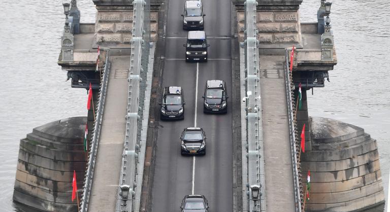 Figyelmeztet a rendőrség, delegációs konvojok lepik el Budapest utcáit