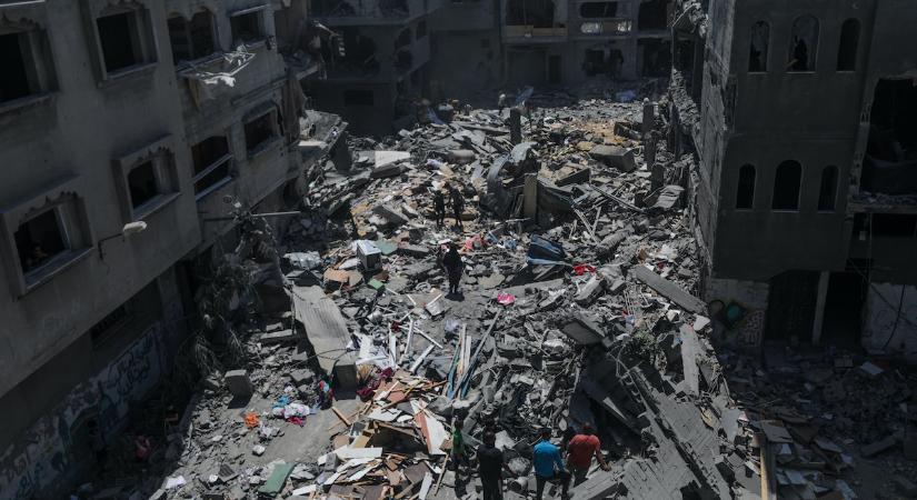 Újabb iskolaépületet ért izraeli légitámadás a Gázai övezet középső részén, halottak