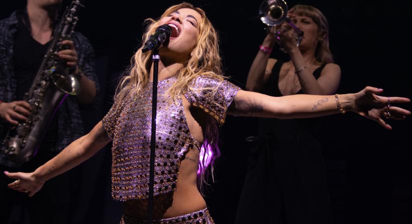 Kórháza került Budapesten Rita Ora, elmarad a koncertje a Campus fesztiválon