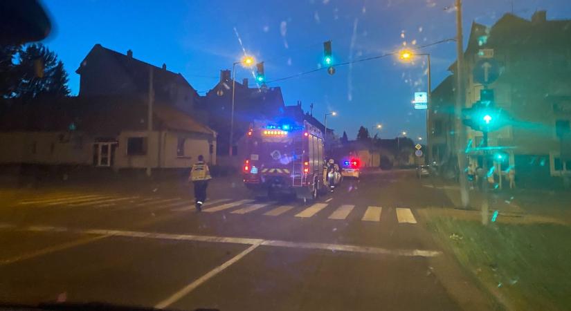 Autók ütköztek Egerben